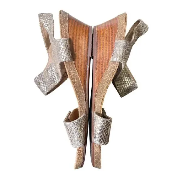 Sofft Verdi II Adjustable Wedge Comfort Sandal, Metallic Snakeskin | 8.5 - Picture 4 of 8